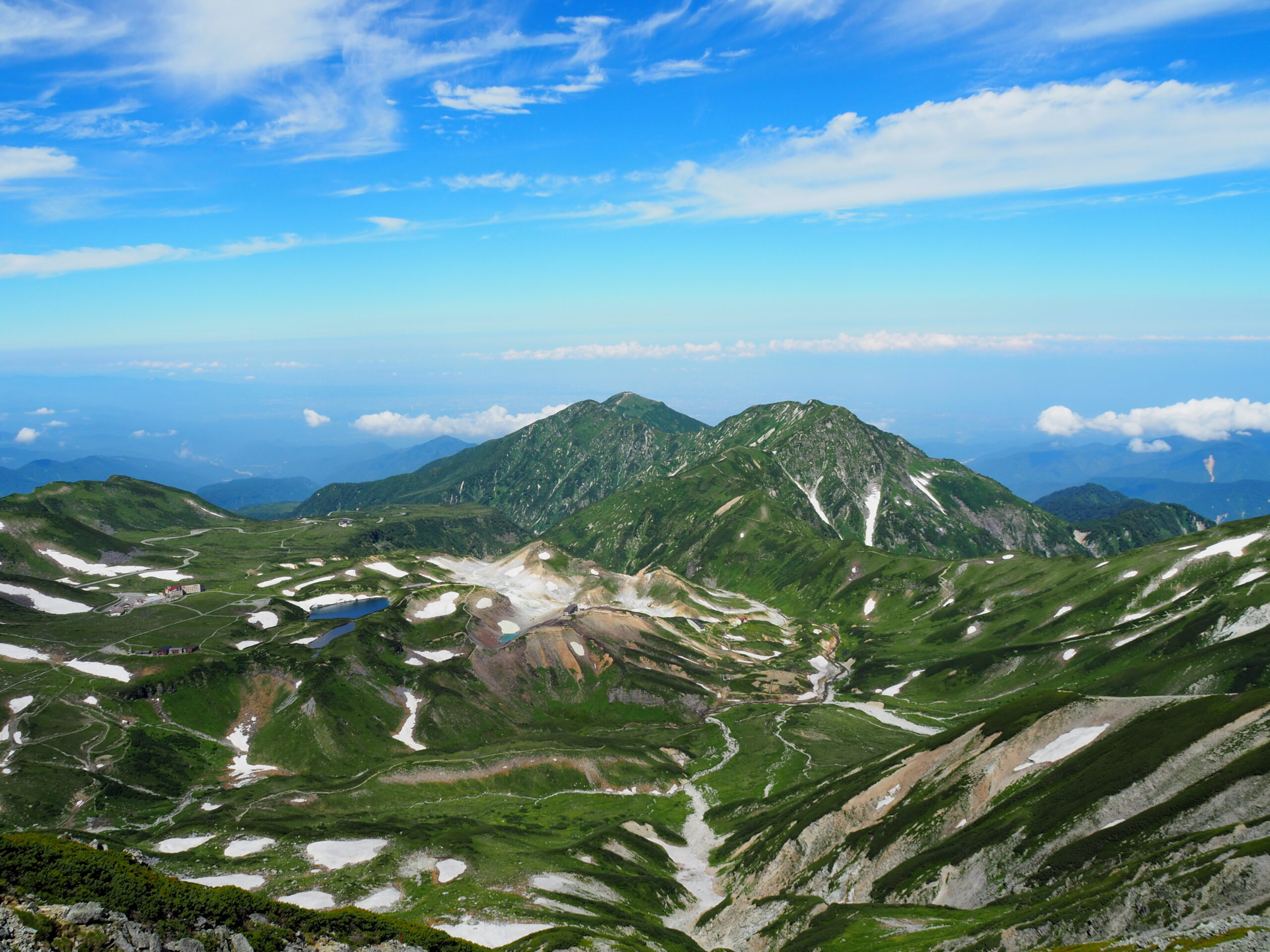 夏の北アルプス、立山にて